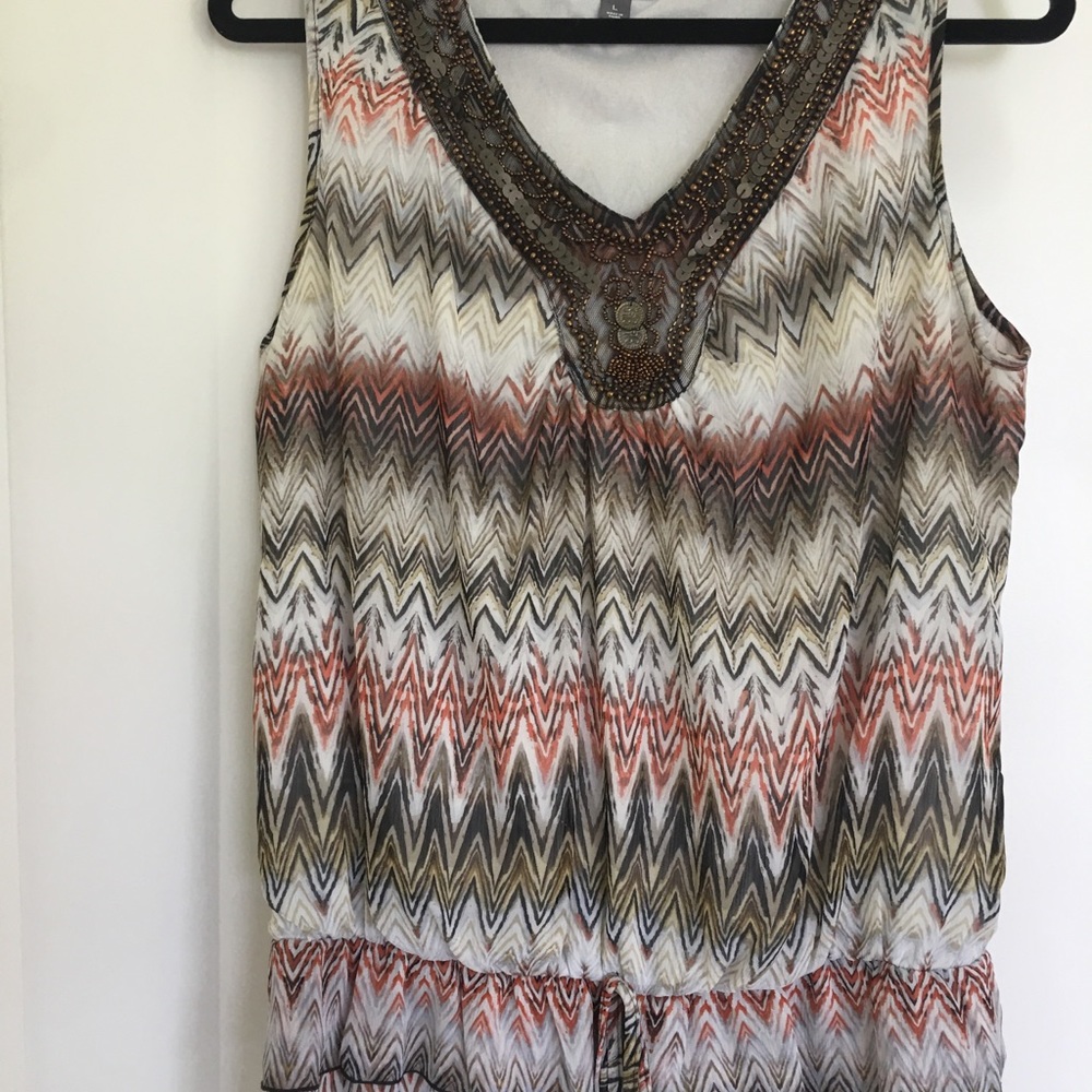 Roz & Ali top size L, gently used.